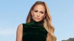 Jennifer Lopez without linen starred for the cover of a fashion magazine